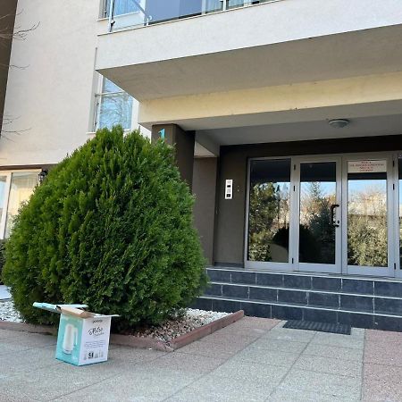 Tranzzzit Airport Apartment 奥托佩尼 外观 照片